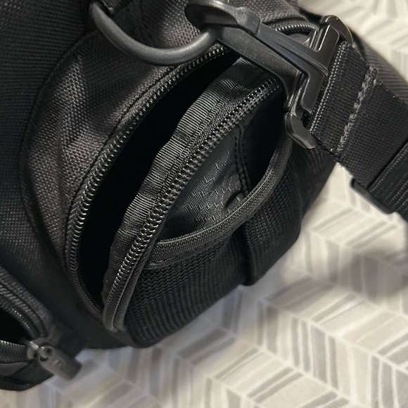 Camera bag with lots of pockets - Picture 5 of 9